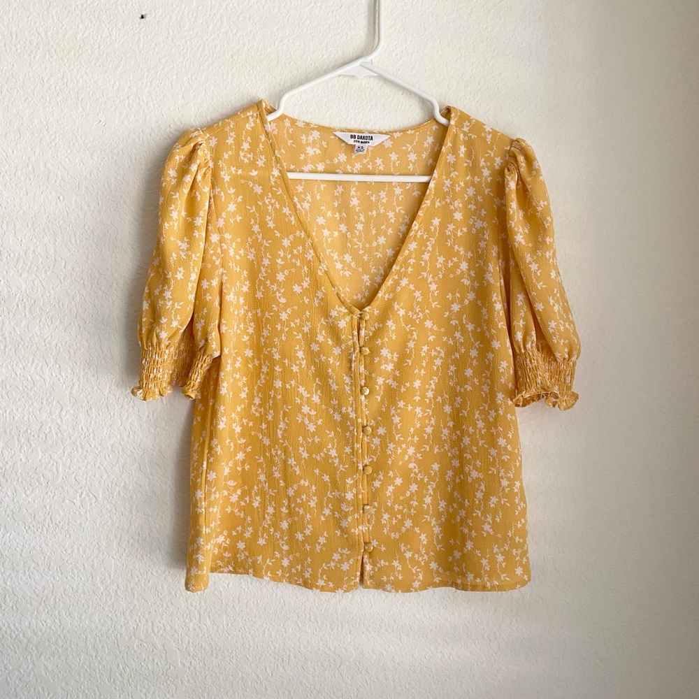 Yellow BB Dakota by Steve Madden Floral Button-Up Top